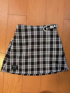 ピンクハント　黒と白のチェック柄スカートのサムネイル