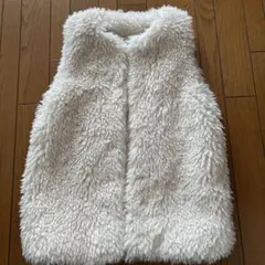 ホワイト ボアベスト ノーカラー　フリーサイズ