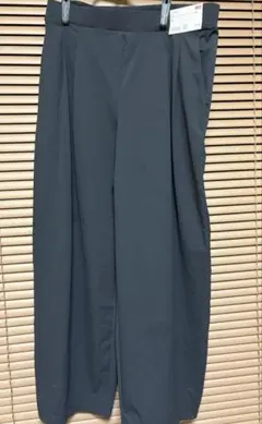 【未使用タグ付き】UNIQLO ウルトラストレッチアクティブワイドパンツ丈短め