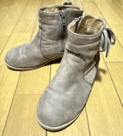 ベージュスエード ショートブーツ　19センチ