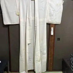 薄いクリーム色 草花模様 訪問着のサムネイル