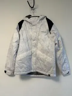 【ほぼ新品】NEW BALANCE 地図模様 フード付きダウンジャケット