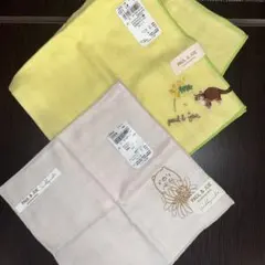 新品タグ付ポール&ジョー　生成りすみっコくらし　イエローねこ刺繍　ハンカチセット