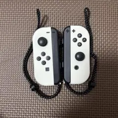 Nintendo Switch 純正ジョイコン（白）+グリップ