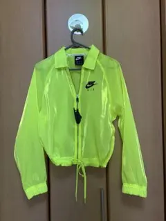 Nike 蛍光イエロー ジャケットのサムネイル