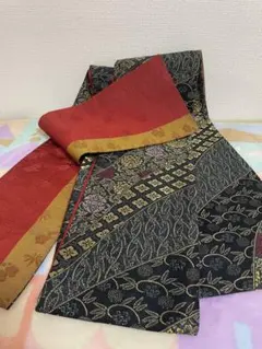 華やかな半幅帯 黒 赤 金