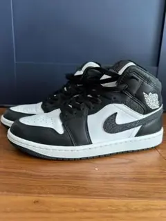 【美品】NIKE AIR JORDAN 1 MID パンダ エレファント メンズ