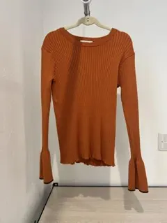 オレンジ ニット