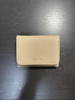 niko and. ベージュ 三つ折り財布