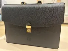LOEWE ビジネスバッグ アナグラム レザー フラップ 黒 A4収納 鍵付きのサムネイル