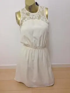 【1477】H&M 背中見せ ワンピース レース クリーム色