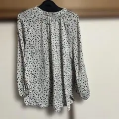 ブラウスのサムネイル