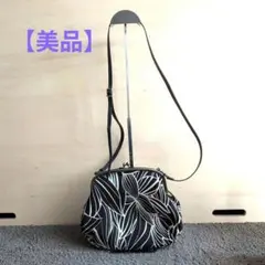 Item thumbnail for item 2468fc15-bf18-4842-9520-61ff4a4239d4