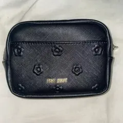 シンプルエンボスデイジーミニポーチ / マリークヮント