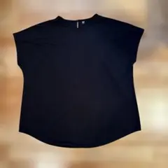 ユニクロ　クレープジャージーフレンチスリーブシャツXLのサムネイル