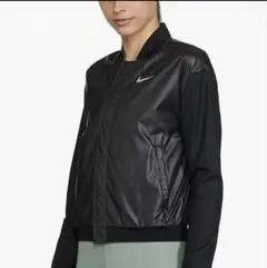 NIKE ナイロンジャケット　黒　ランニングジャケット