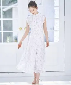ウィルセレクション　ホワイト系花柄　マーガレットシャーリングワンピース