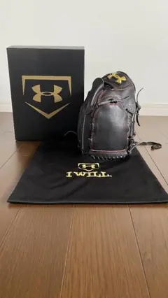 アンダーアーマー　投手用（硬式）　左投げ