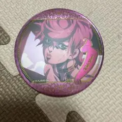 ジョジョ　アニメ10周年記念展　トリッシュ　缶バッジ