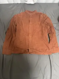 ブラウン ボタンアップ長袖シャツ