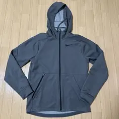 NIKEアウターのサムネイル