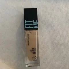 メイベリン　フィットミーリキッドファンデーション　112