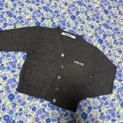 やや小さめかもしれません　ファミリア　カーディガン