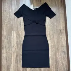 リゼクシー　フロントクロスオフショルニットワンピース　S 新品未使用タグ付き！