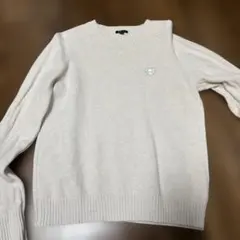 ユニクロ　カウズ　セーター