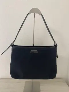 Guess ブラック ショルダーバッグ