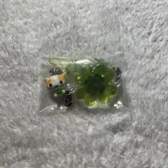 サンリオ シークレットクローバーストラップ　 マシュマロみたいなふわふわにゃんこ