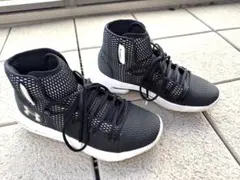 Under Armour バッシュ スニーカー