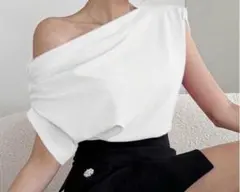 Dazy オフショルダー ホワイト Tシャツ