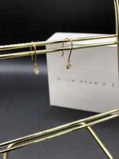 オレフィーチェ K18 WGダイヤモンド 0.04ct フープピアス レーヌ