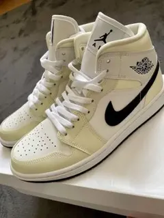 ナイキ ウィメンズ エアジョーダン1 ミッド　ココナッツ ミルク　25.5㎝