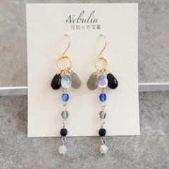 ✦しずくピアス✦ チェコガラス ドロップ 上品ピアス 青 ブルー 黒 ブラック