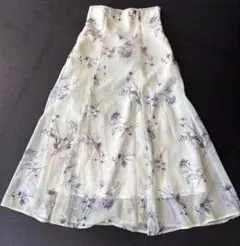 マーキュリーデュオ フラワープリント フレアスカート クリーム色
