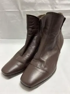 ブラウンレザーショートブーツ 中ヒール