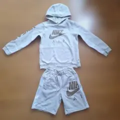 Nike フード付きスウェットとハーフパンツセット