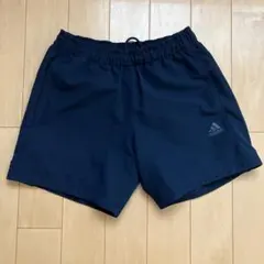 adidas ネイビー ショートパンツ