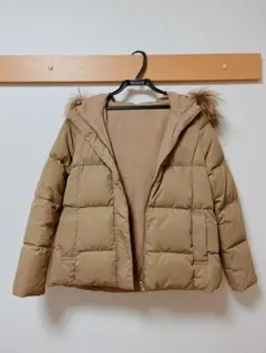 ベージュ ファー付き ダウンジャケット