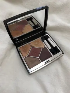 Dior　アイシャドウ　サンク クルールクチュール　689