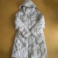 ベージュ ダウンジャケット フード付き