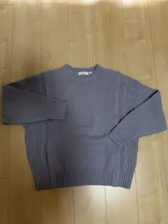 niko andグレー ケーブル編み 長袖ニットセーター