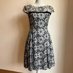 トッカ ワンピース　花柄 総刺繍　TOCCA