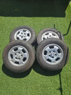 Hankook ハンコック　13インチスタッドレスタイヤ　アルミホイール付　4本のサムネイル