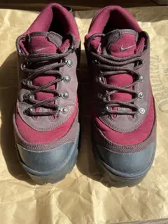 Women’s Nike Lahar Low Madeira. 28cm