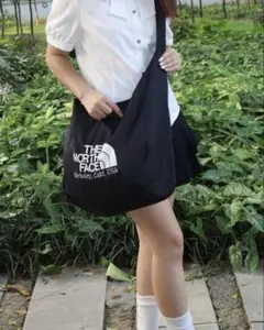 THE NORTH FACE ホワイトレーベル 軽量ショルダーバッグ（ブラック）