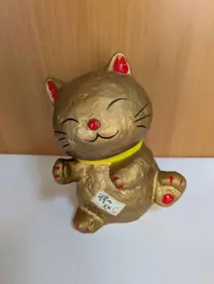 261 作舎　招き猫　金色　赤鼻　縁起物