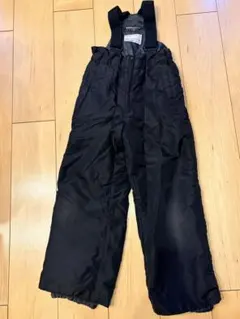 子ども用黒スノーボードウェア